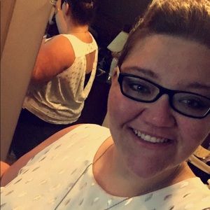 Meet your Posher, Laura